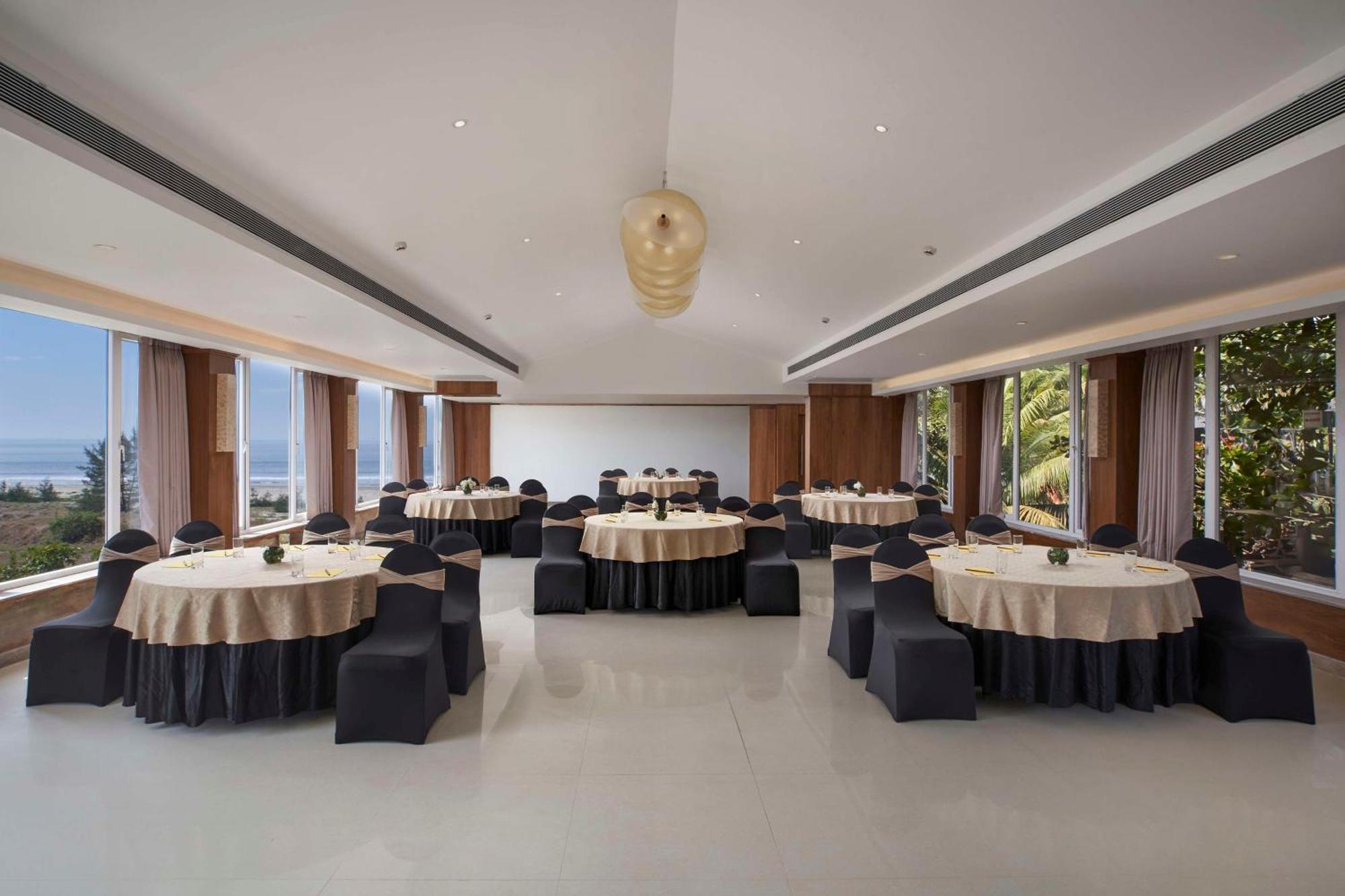 Mandrem Beach Resort, A Member Of Radisson Individuals Retreat Eksteriør billede